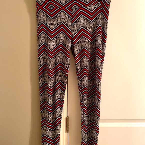 LuLaRoe Leggings - Picture 2 of 4